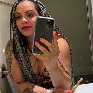 Meet your Posher, Cynthia